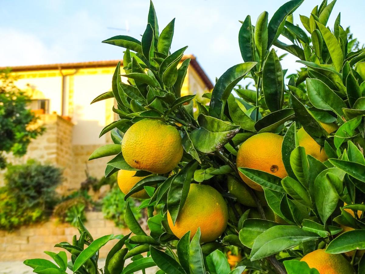 Villa La Lumia B&B Suites & Apartments Agrigent Exterior foto